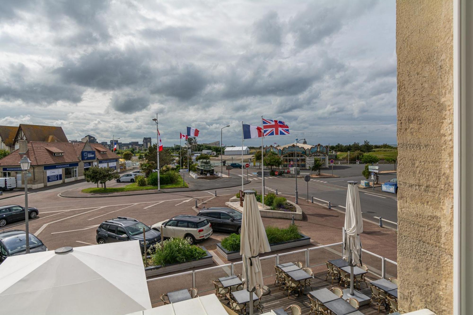 Hotel De La Plage Courseulles-sur-Mer Exteriör bild