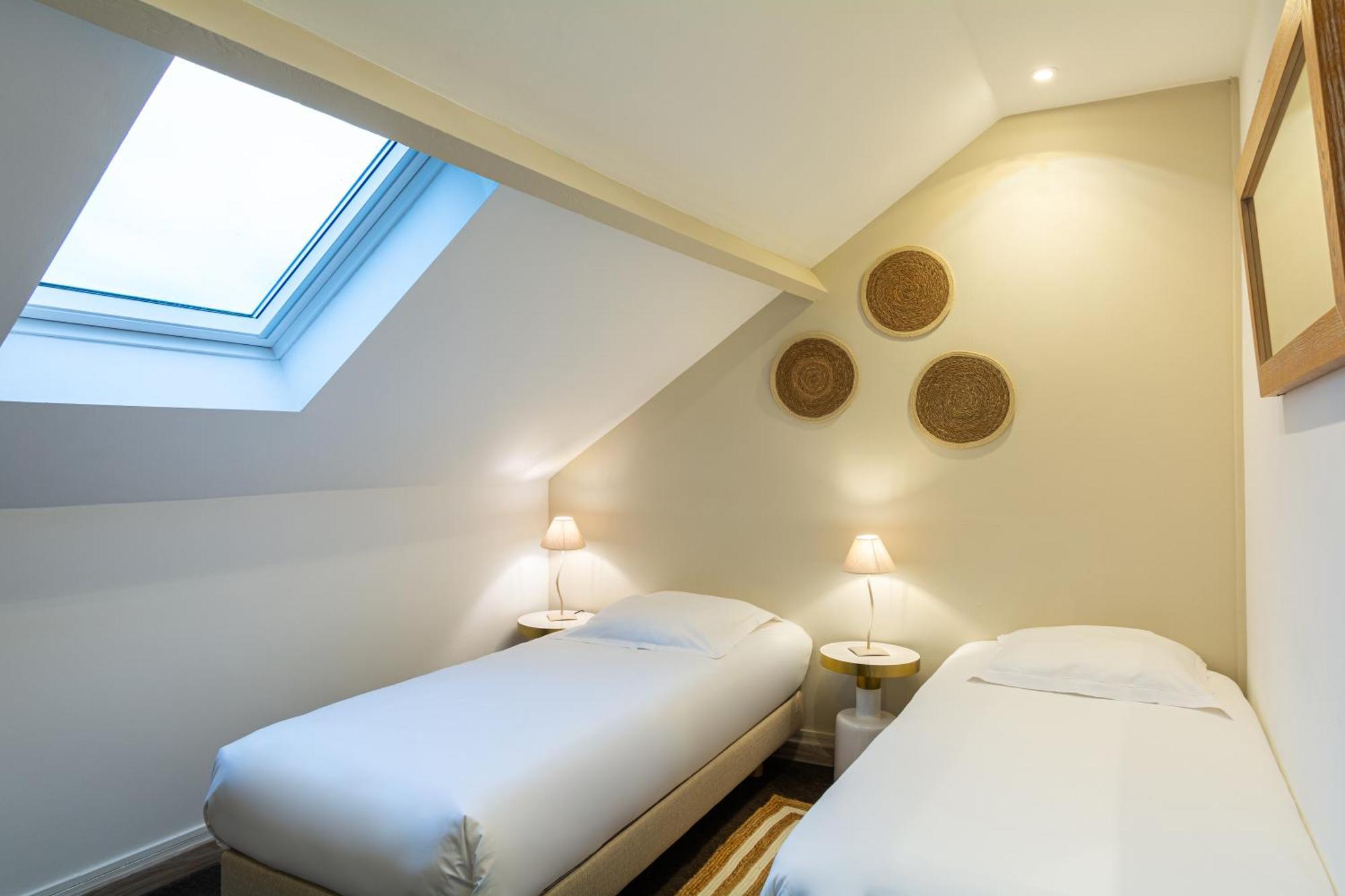Hotel De La Plage Courseulles-sur-Mer Exteriör bild