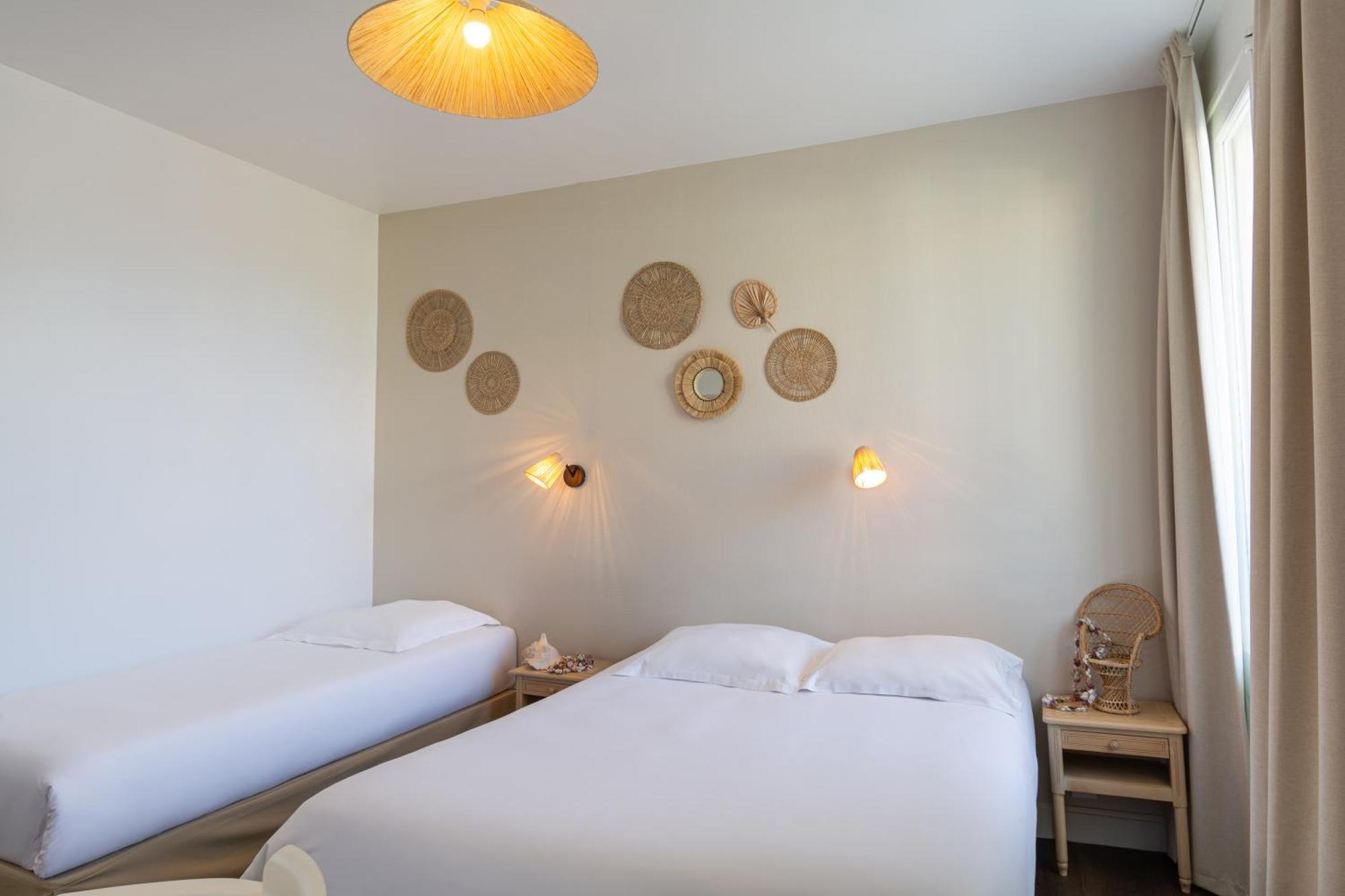 Hotel De La Plage Courseulles-sur-Mer Exteriör bild